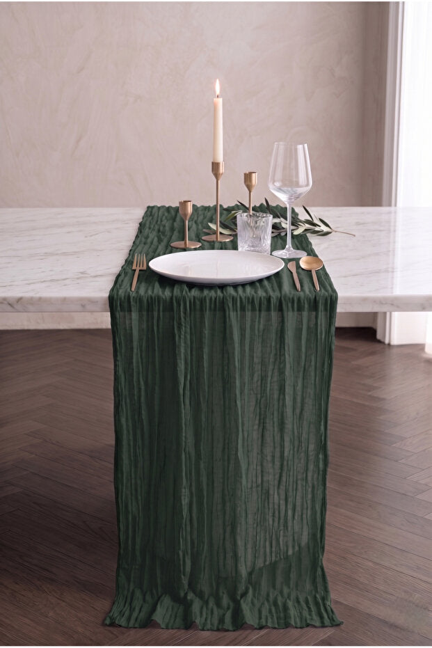 Nuvé Cotton Tulle Table Runner – Emerald Green