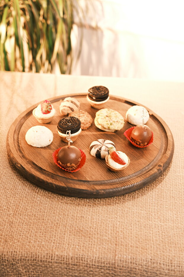 Large Round Wooden Stand Cake Dome and Serving Tray Natural Wood 31 cm