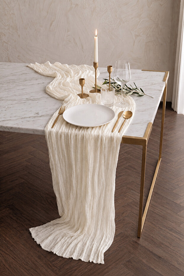 Nuvé Tulle Table Runner