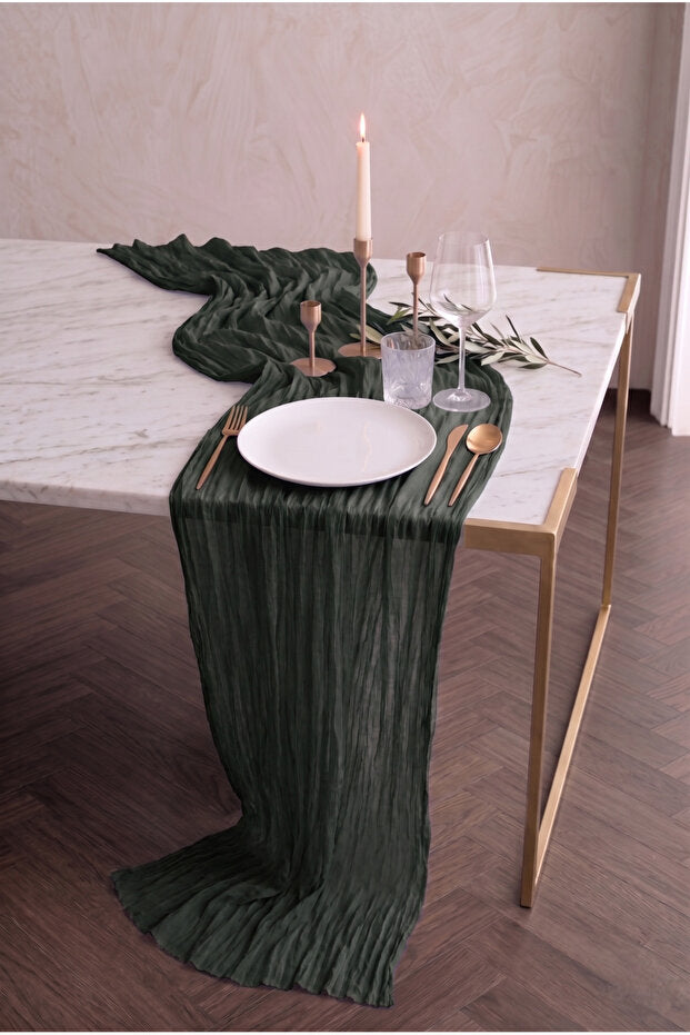 Nuvé Cotton Tulle Table Runner – Emerald Green