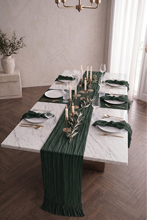 Nuvé Cotton Tulle Table Runner – Emerald Green