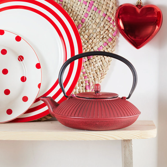 Japanese Cast Iron Teapot 800 ml Red