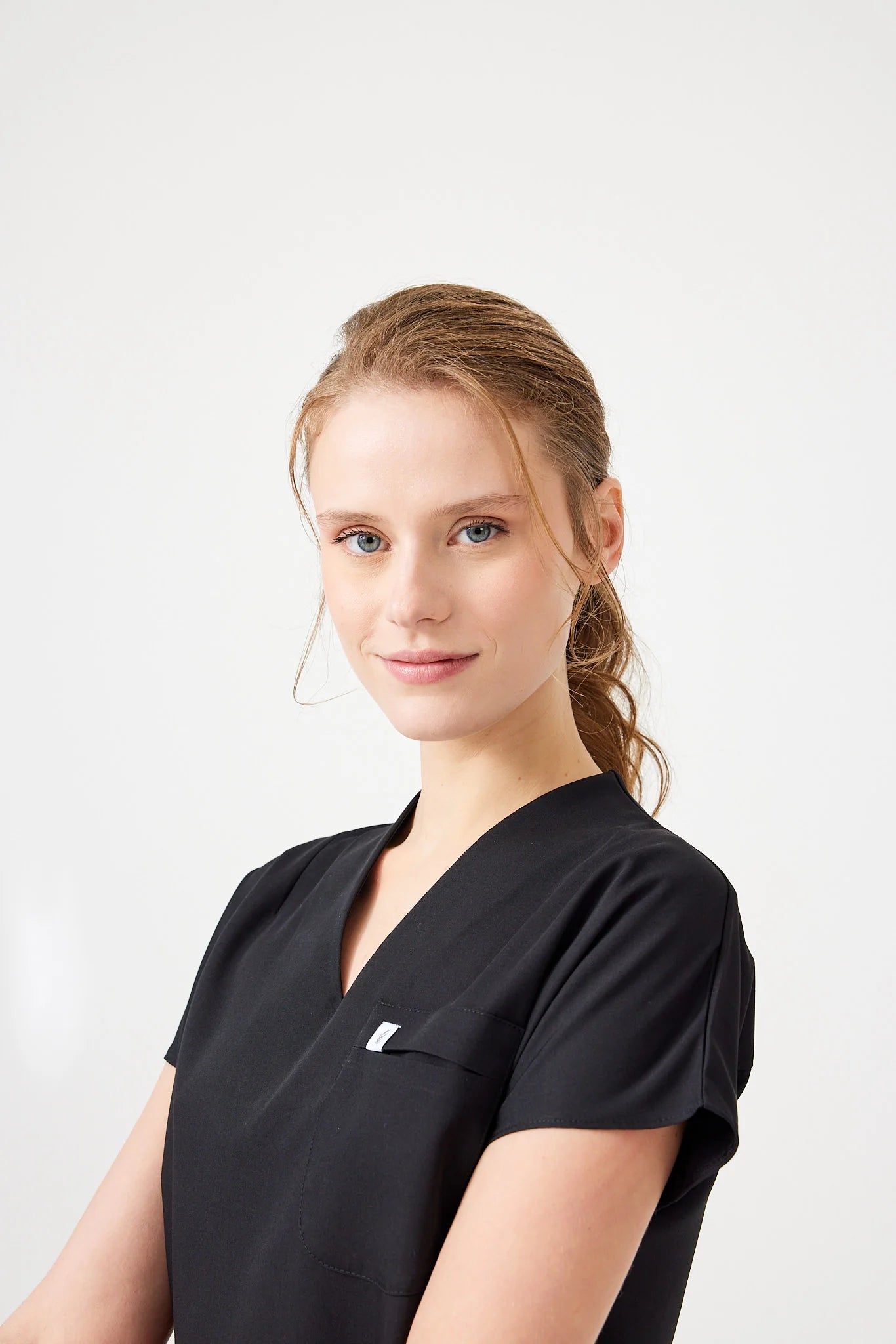 Cosa Fortius® Women's V-Neck Top - Black