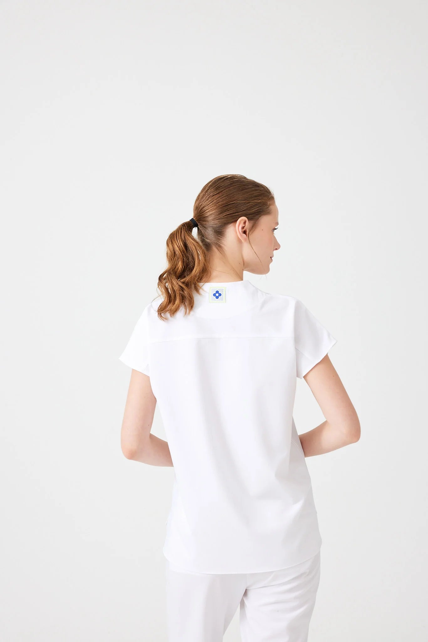 Cosa Fortius® Women's V-Neck Top - White