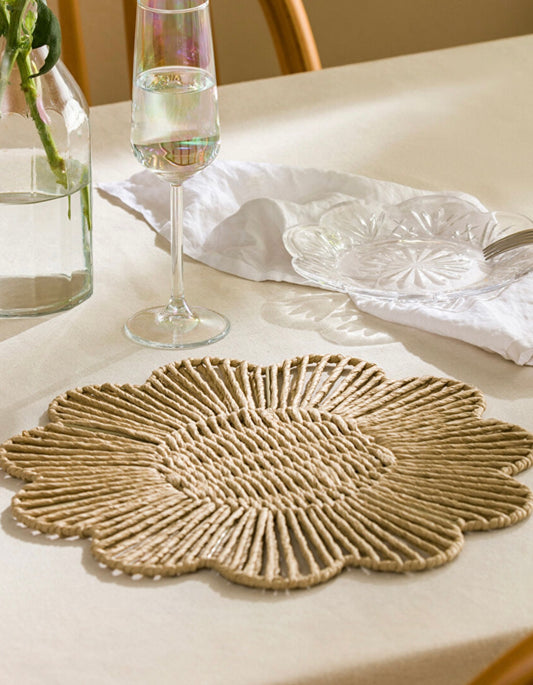 Flower Pattern Wicker Underplate