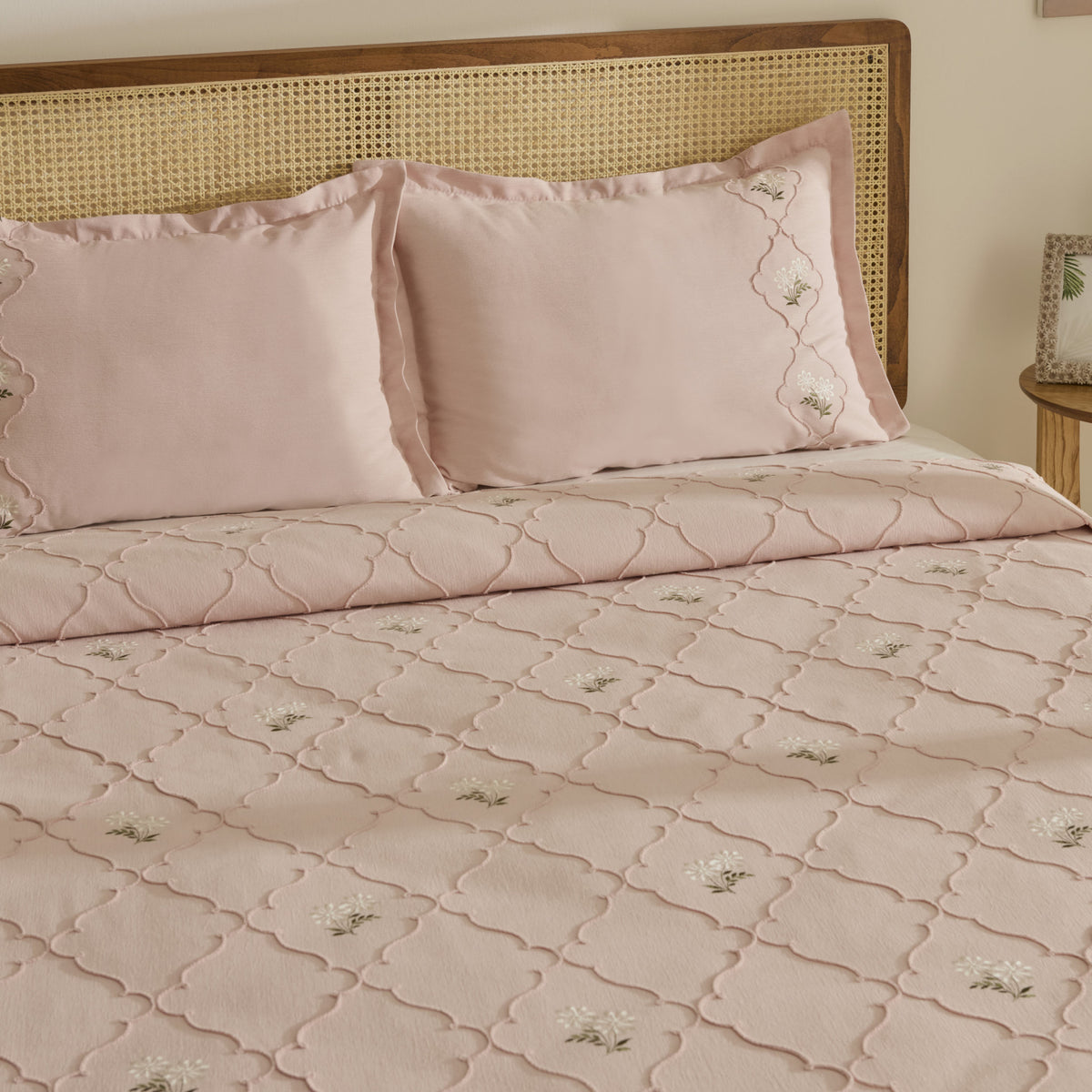 Myra Double Floral Bedspread Powder Pink