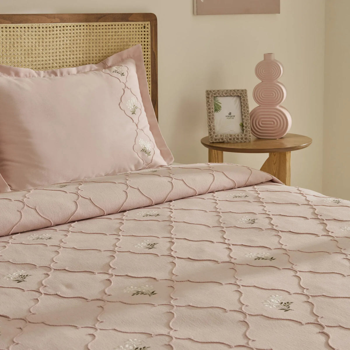 Myra Double Floral Bedspread Powder Pink