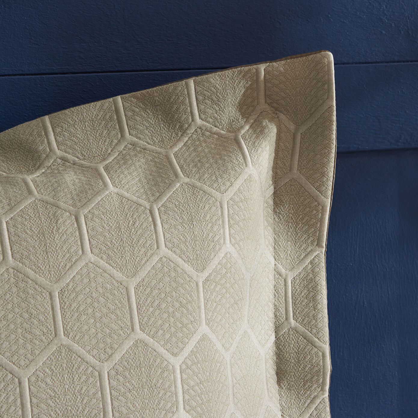 Polygon Double Bedspread Set