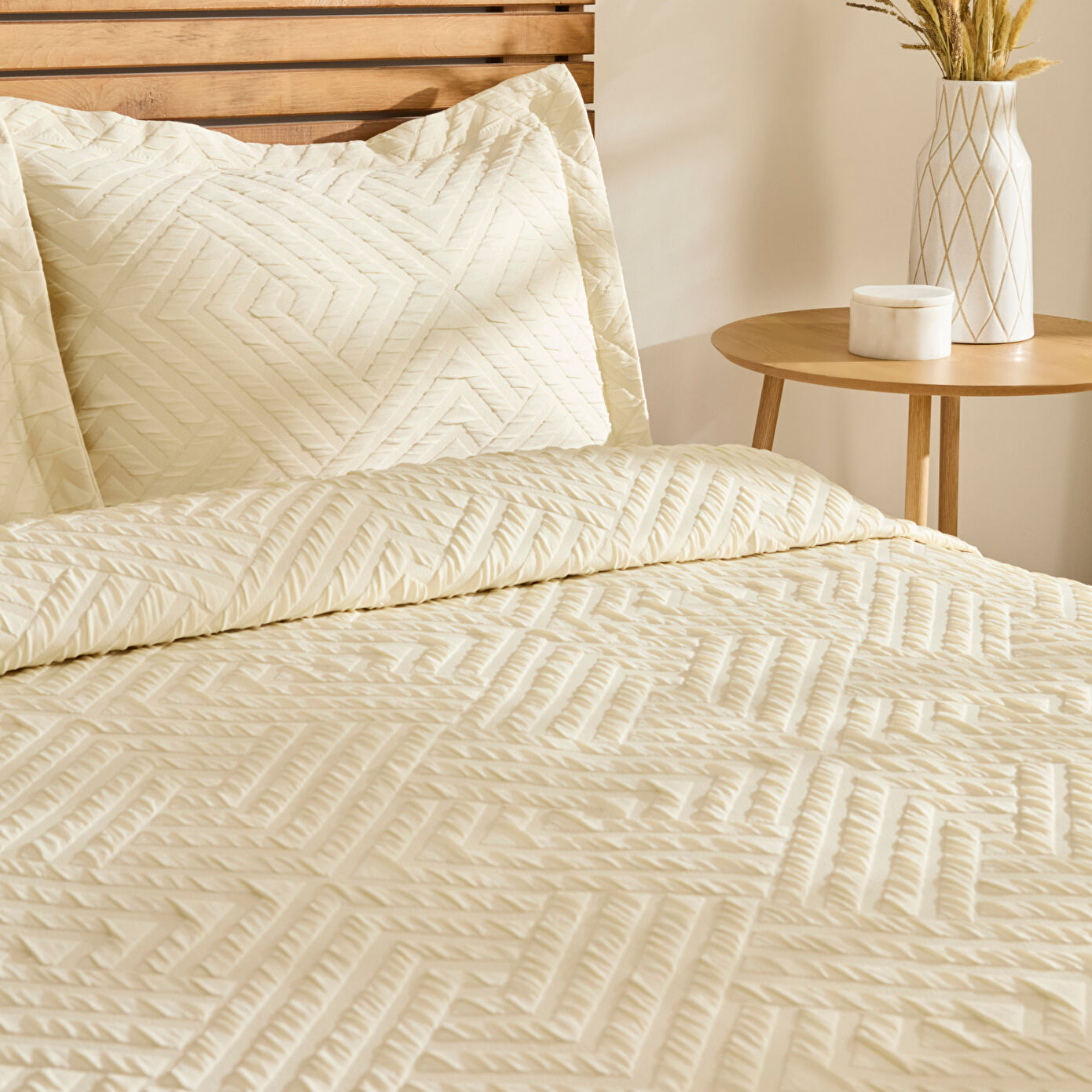 Essence Double Bedspread Set, Ecru