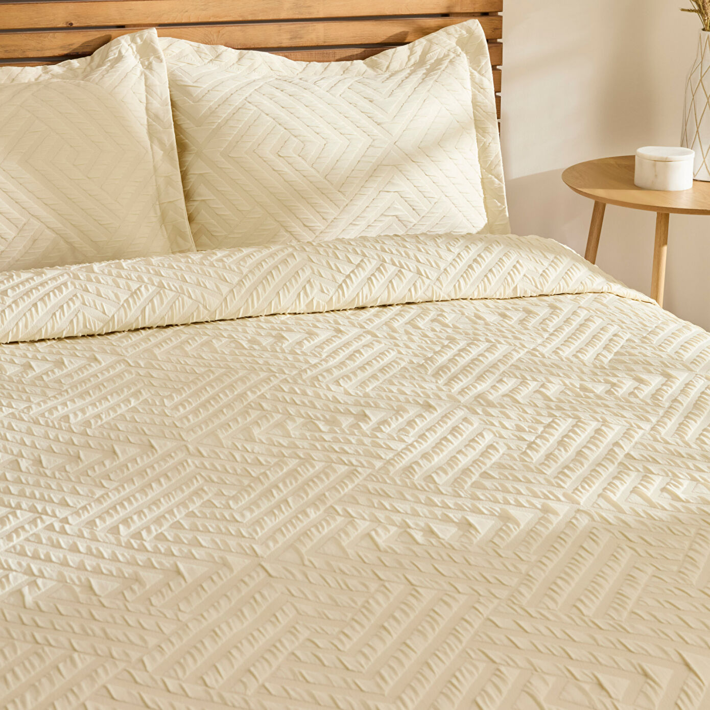 Essence Double Bedspread Set, Ecru