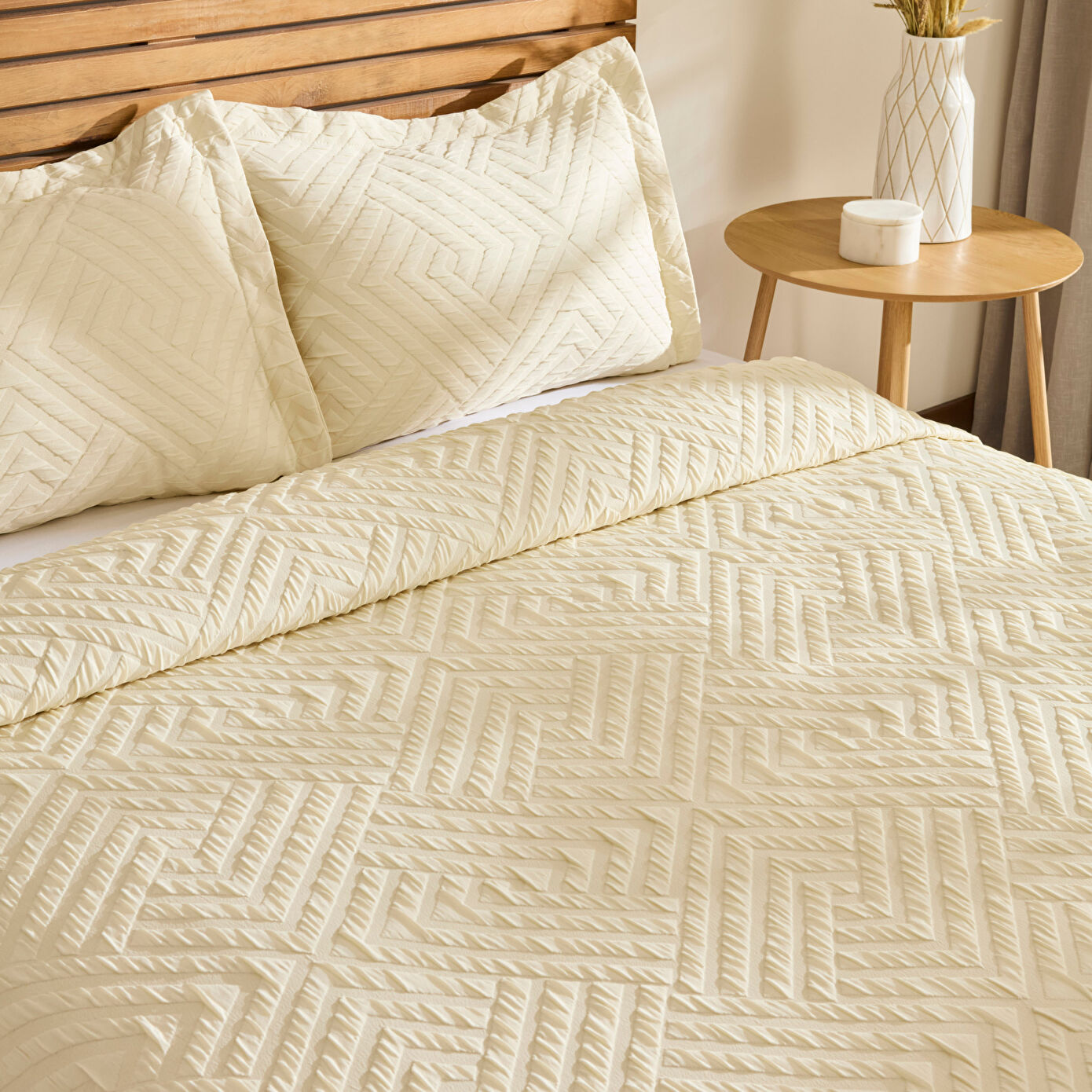 Essence Double Bedspread Set, Ecru