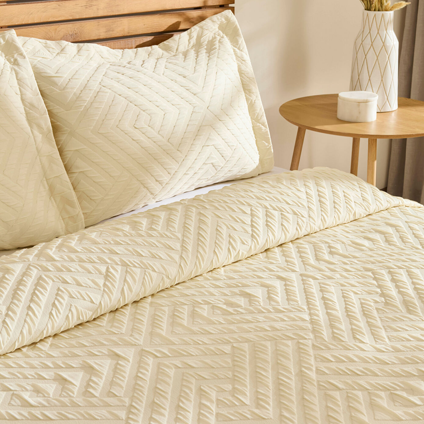 Essence Double Bedspread Set, Ecru