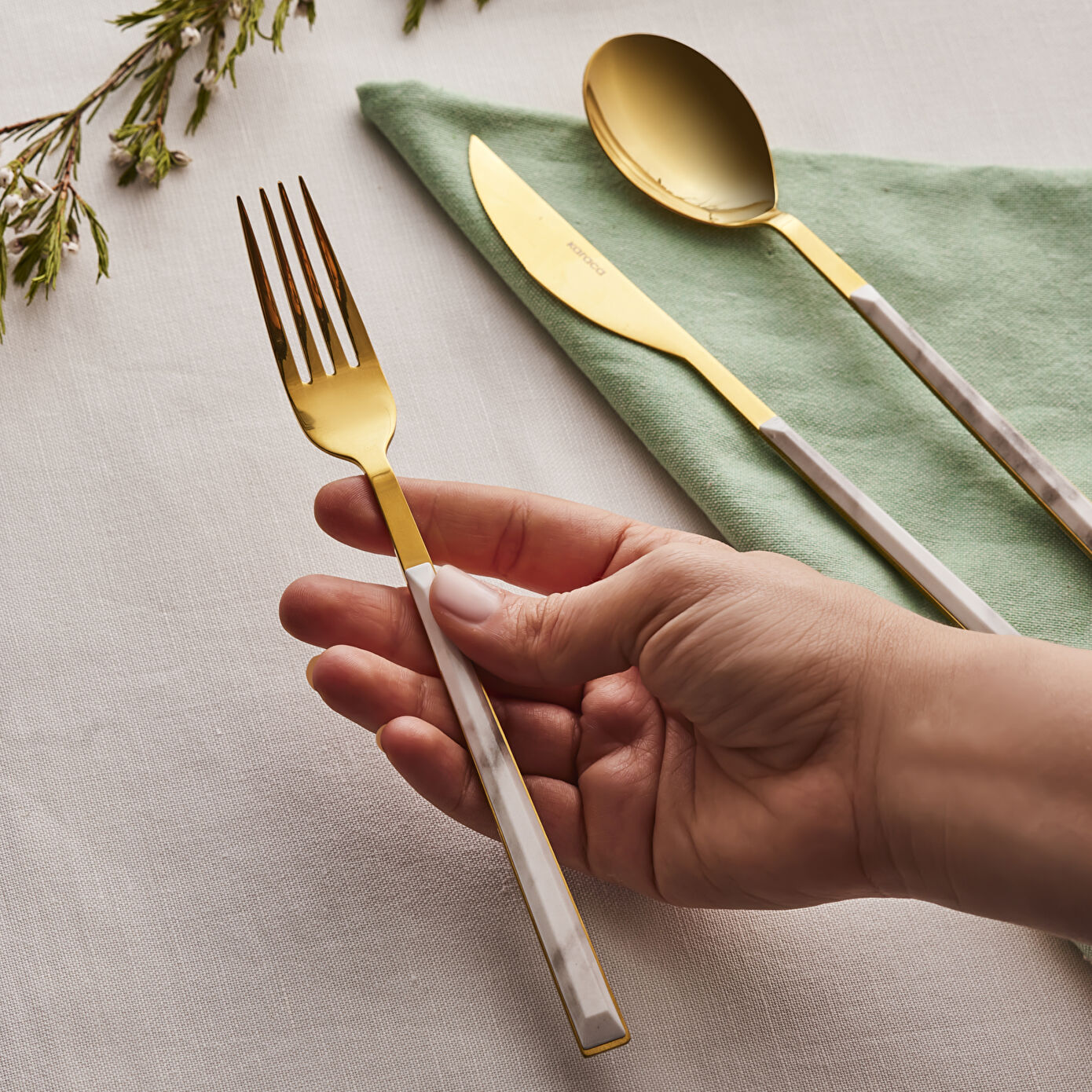 Karaca Arete Gold 18-Piece Cutlery Set for 6 People