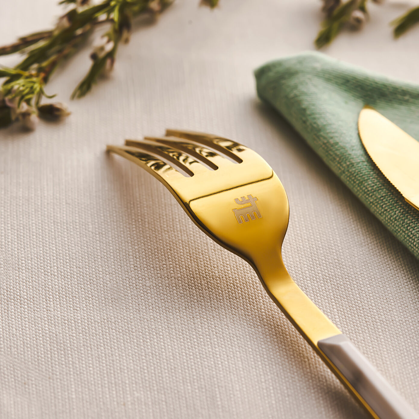 Karaca Arete Gold 18-Piece Cutlery Set for 6 People