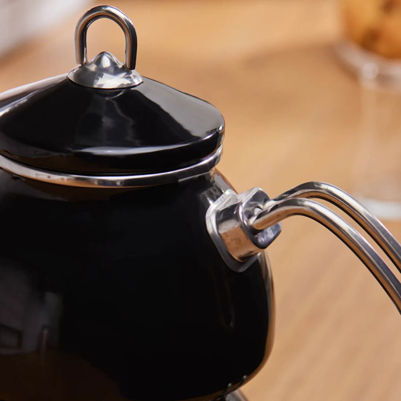 Loreto Enamel Teapot, Black