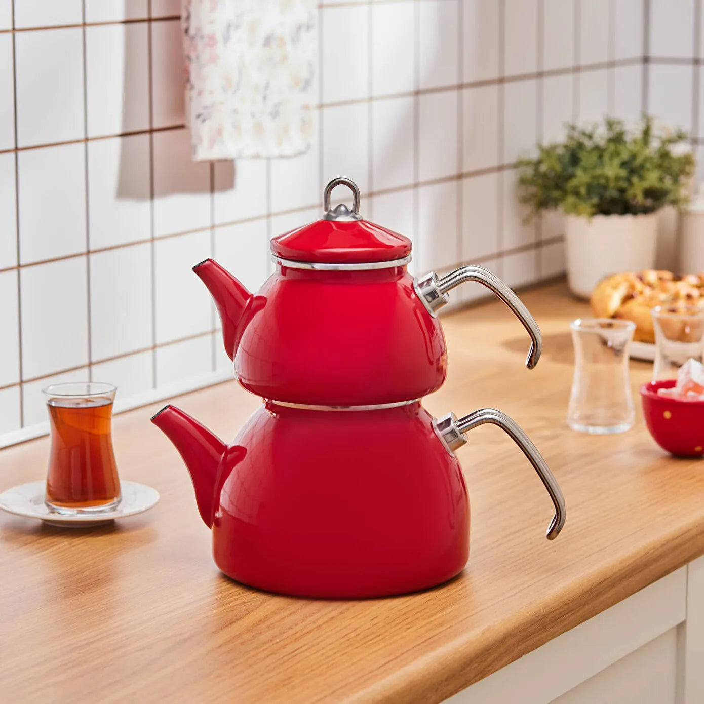 Loreto Enamel Teapot, Red