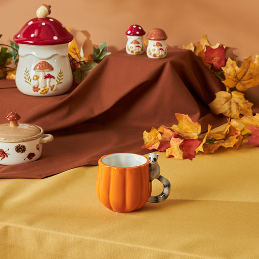 Cozy Pumpkin Raccoon Mug 320 ml