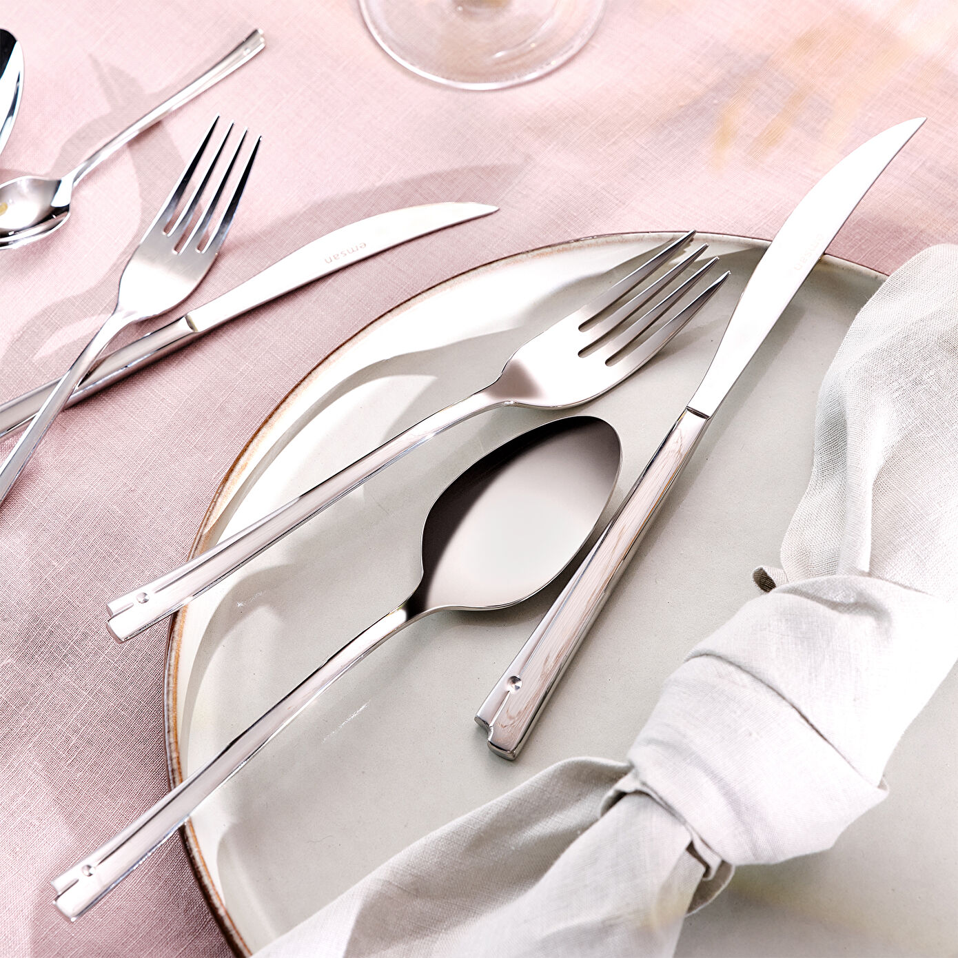 Accura 84 Piece Cutlery Set for 12 People