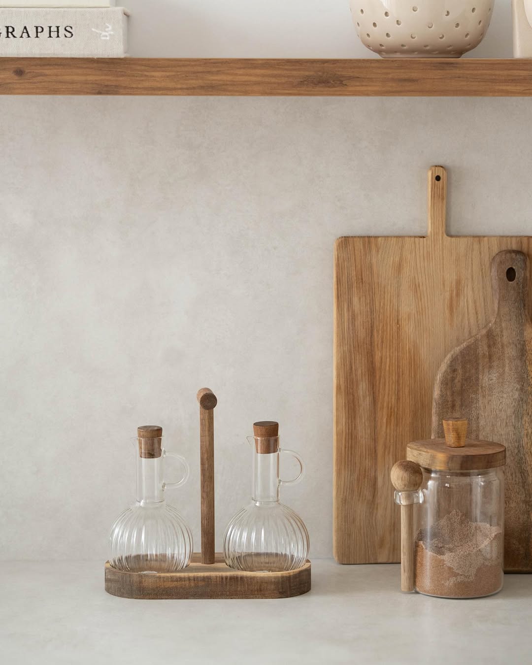 2 Piece Acacia Stand Oil Set