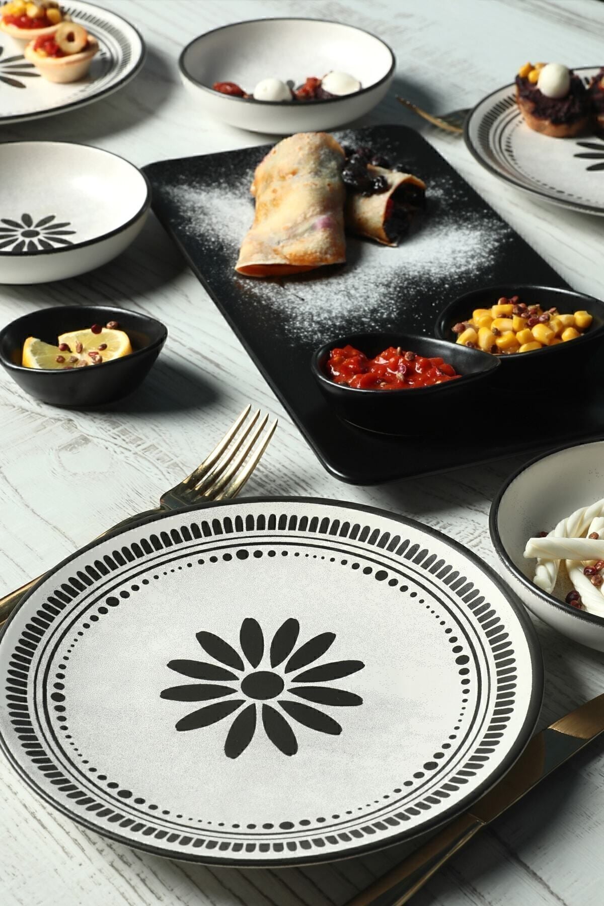 Black Rose Breakfast Set, 21 Pieces, for 4 People