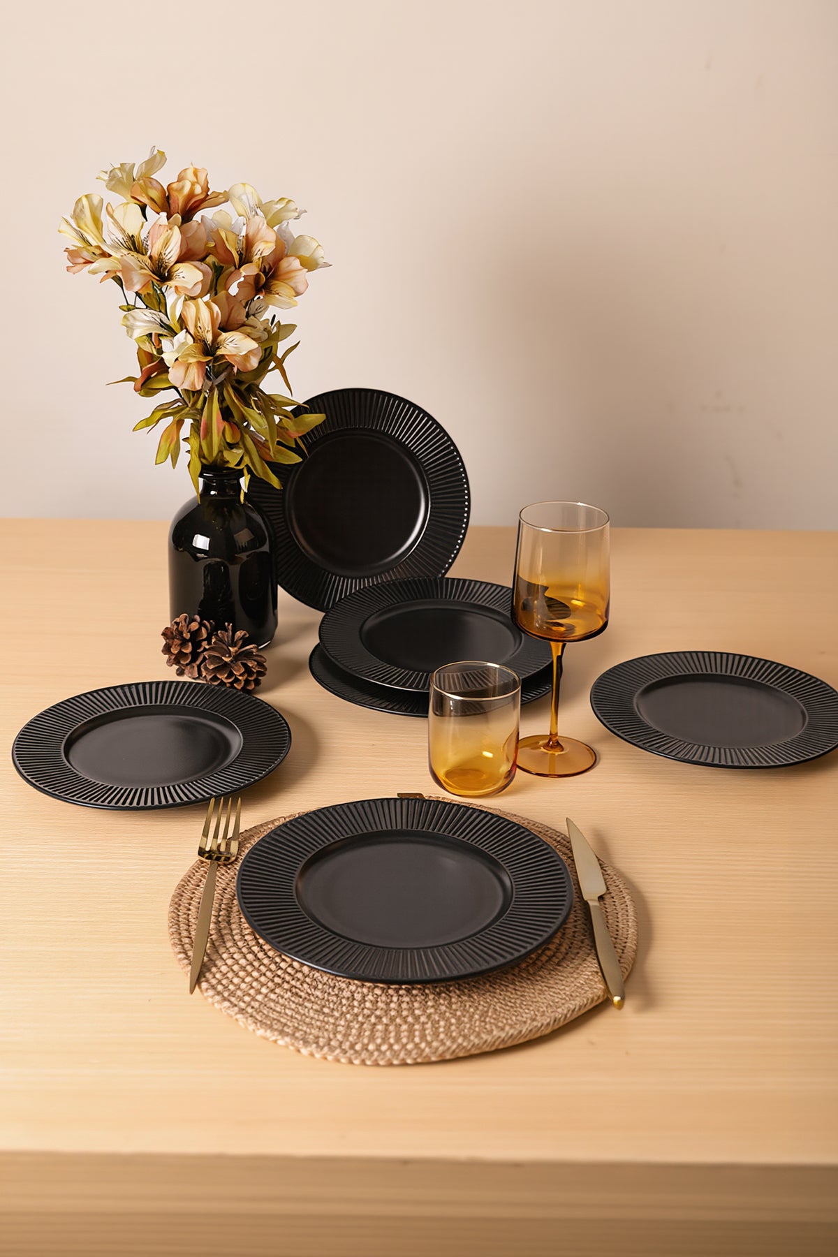 Matte Black Myra Pasta Plate 22 cm 6 Pieces