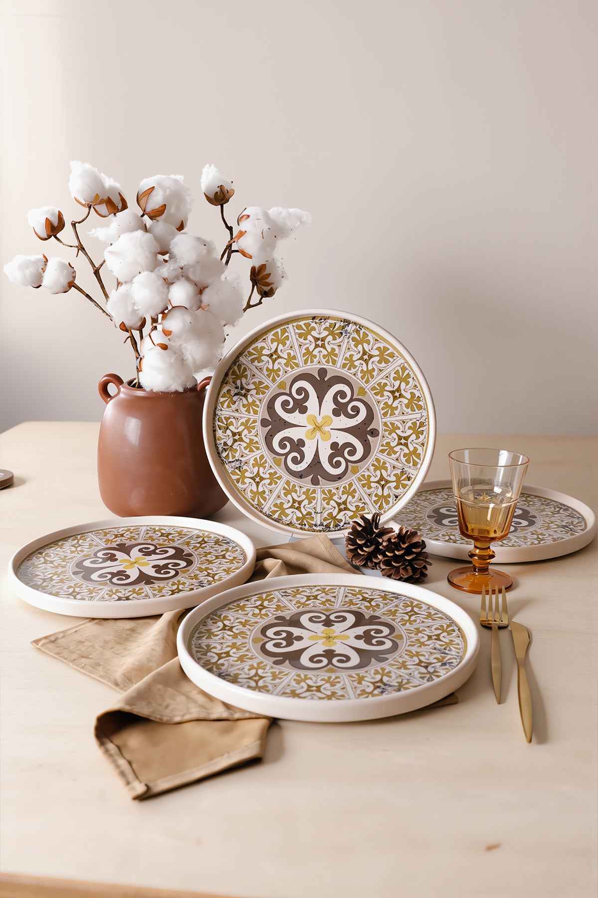 Timeless Brown Stackable Serving Plate 27 cm, 4 Pieces