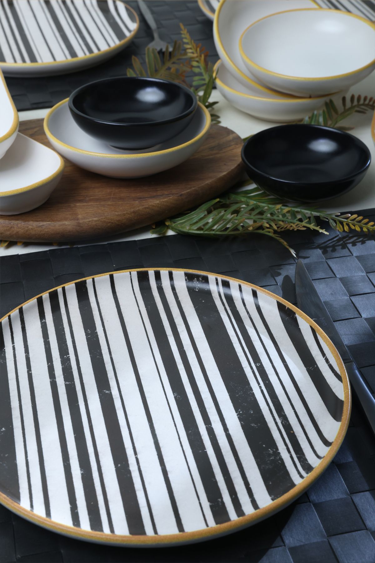 Cleo Breakfast Set, 18 Pieces, for 6 People