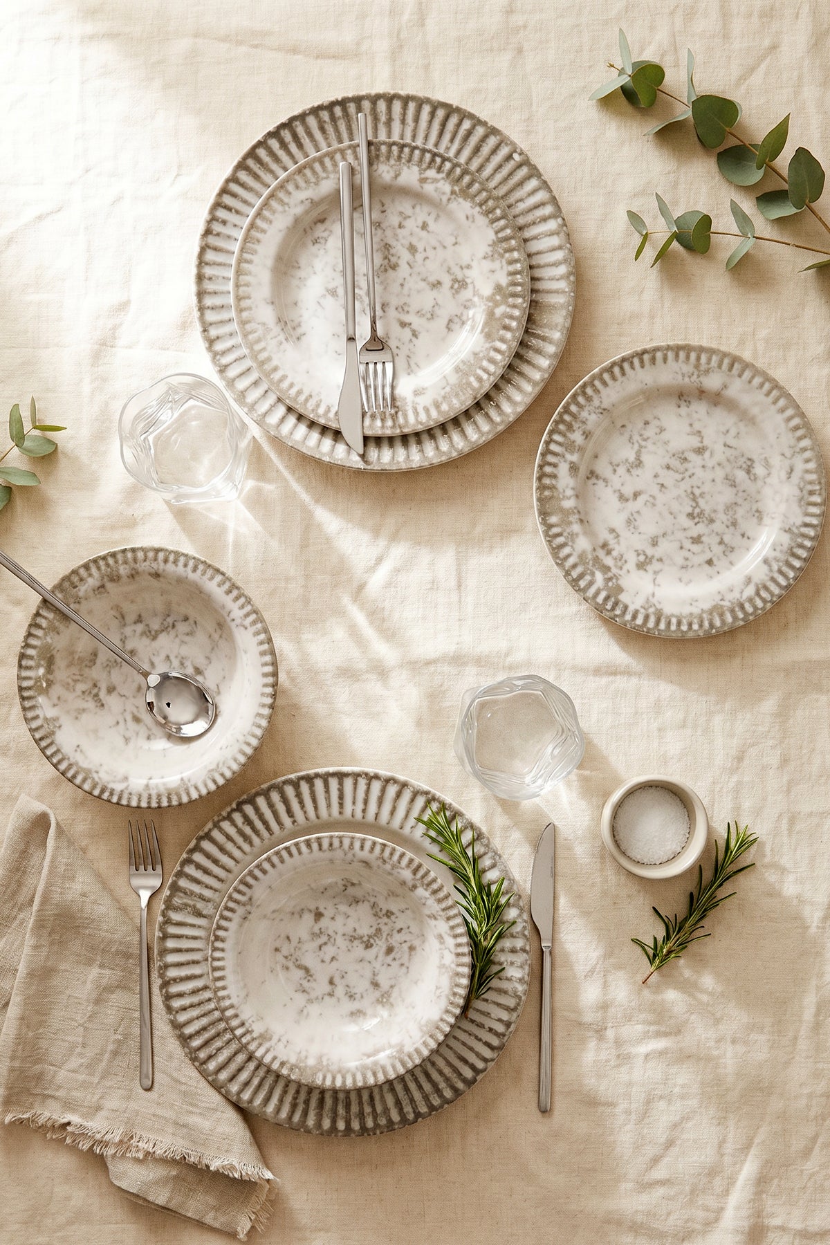 Deep Moon Brown 6-Piece Dinner Set for 2 People