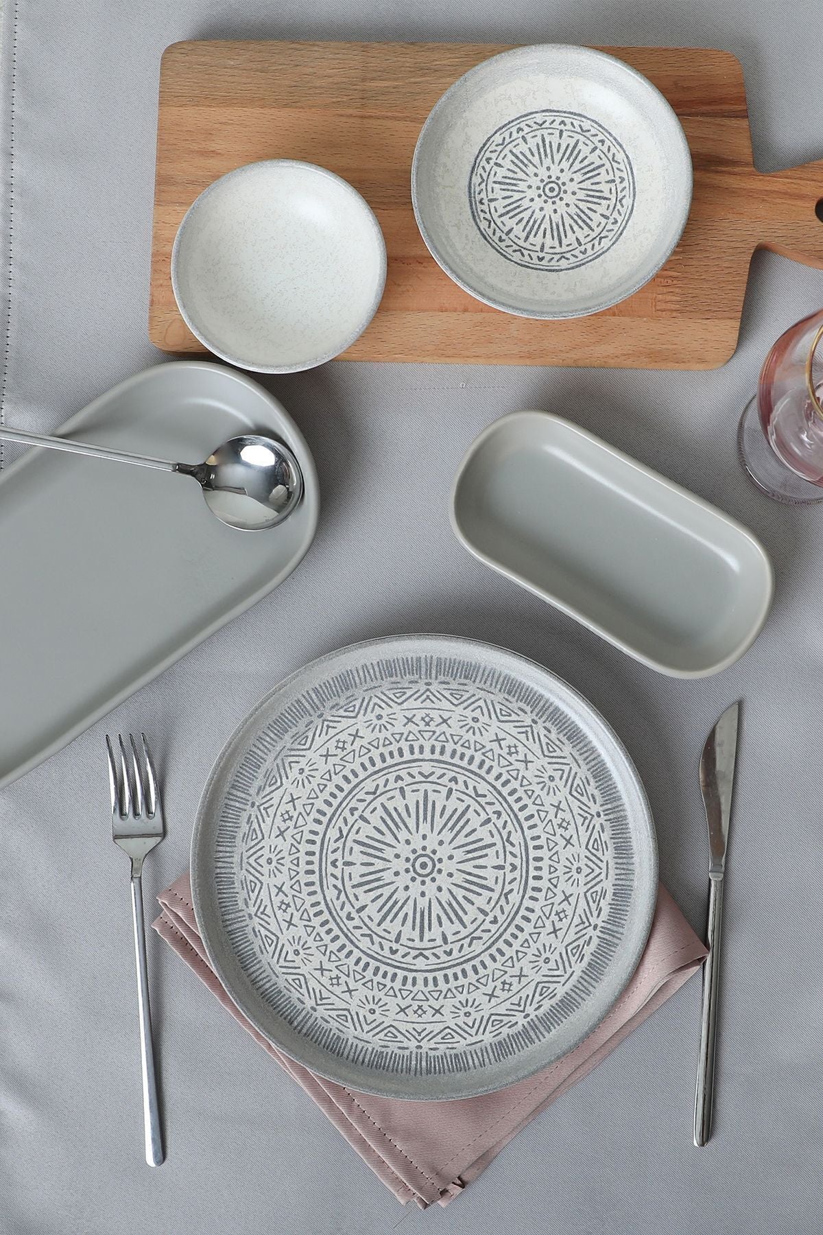 Stone Breakfast Set 18 Pieces for 6 People