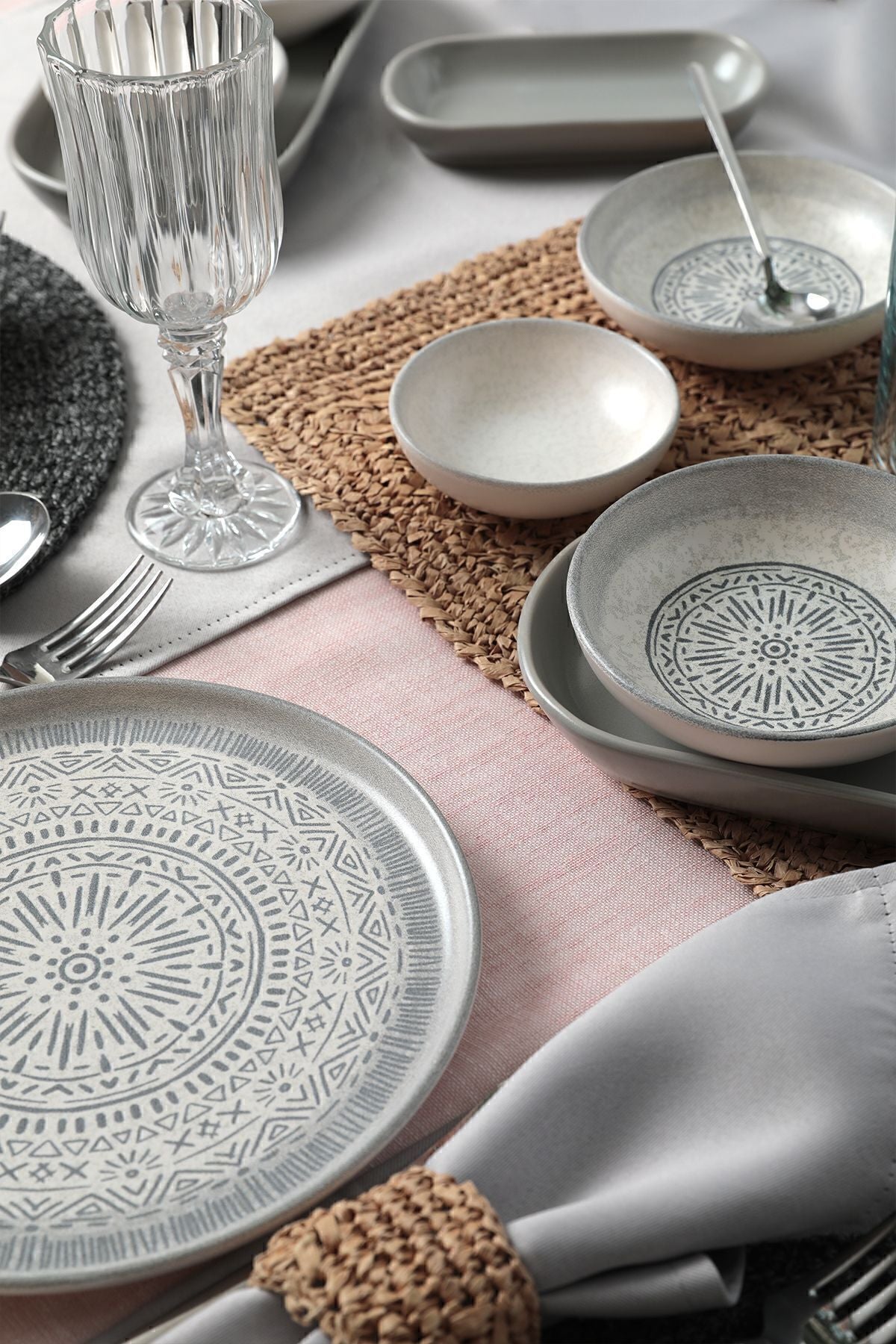 Stone Breakfast Set 18 Pieces for 6 People