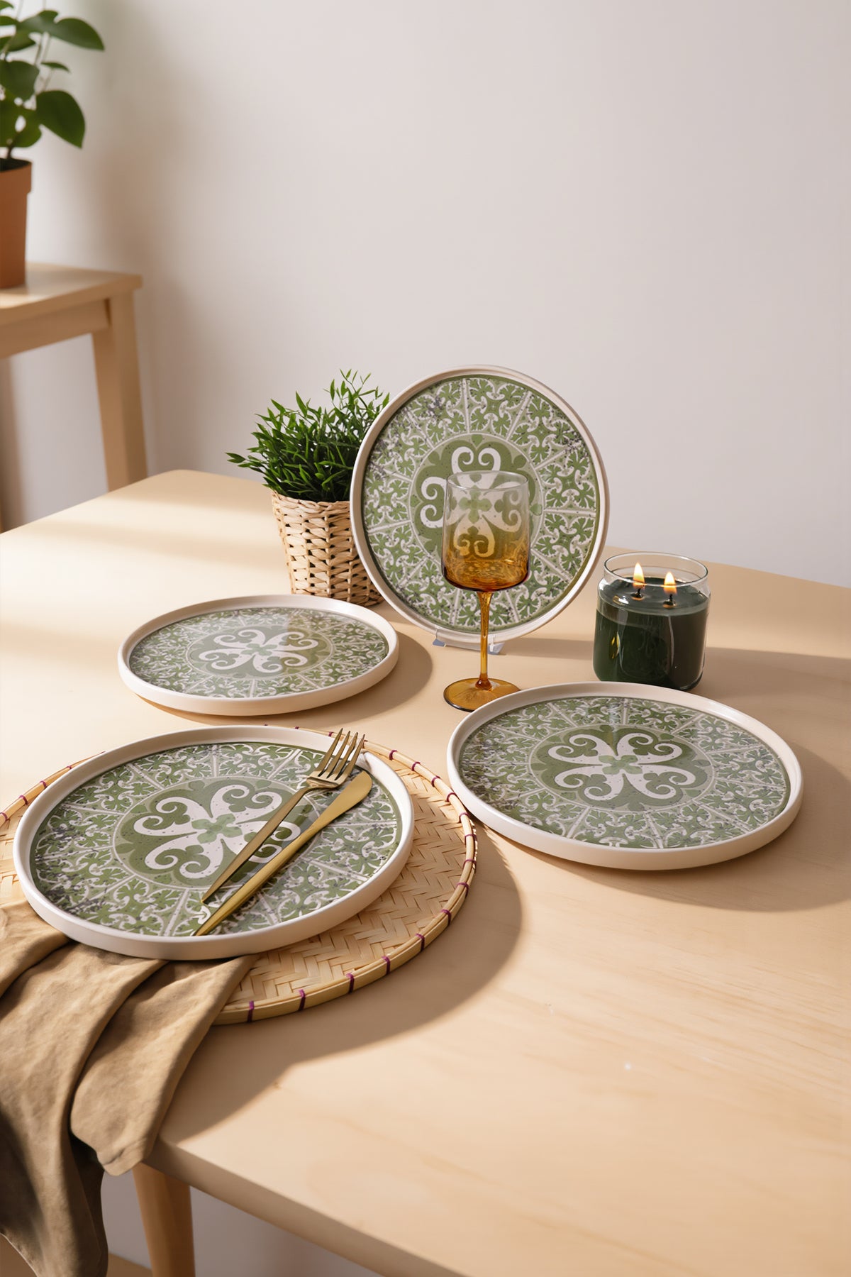 Timeless Green Stackable Serving Plate 27 cm, 4 Pieces