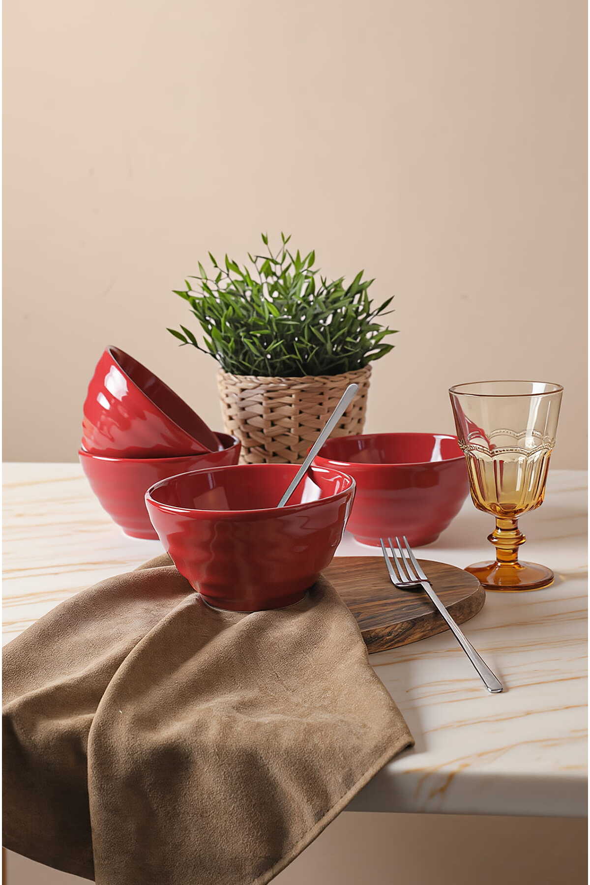 Red Escargot Bowl 14 cm 4 Pieces