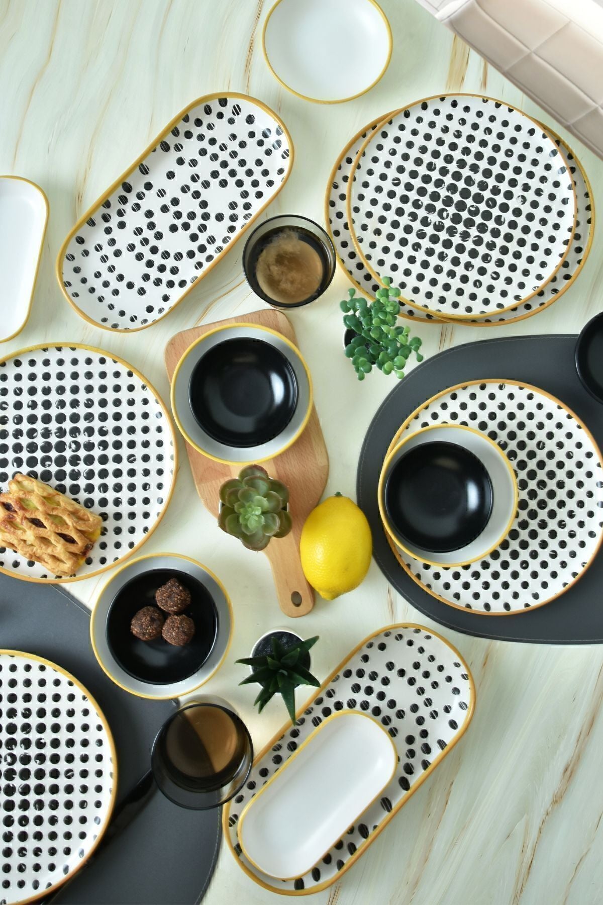 Polka Breakfast Set, 18 Pieces, for 6 People