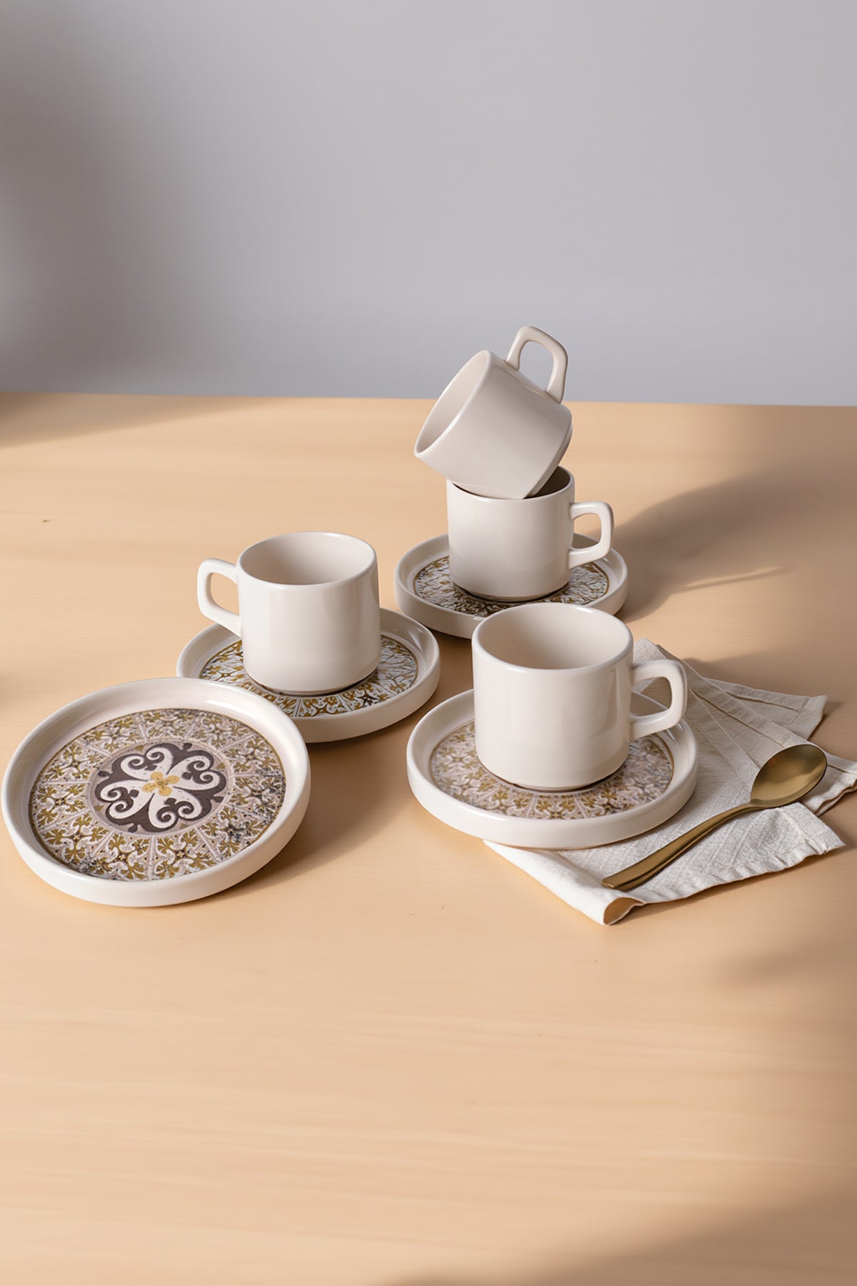 Timeless Brown Stackable Tea Set, 8 Pieces, for 4 People