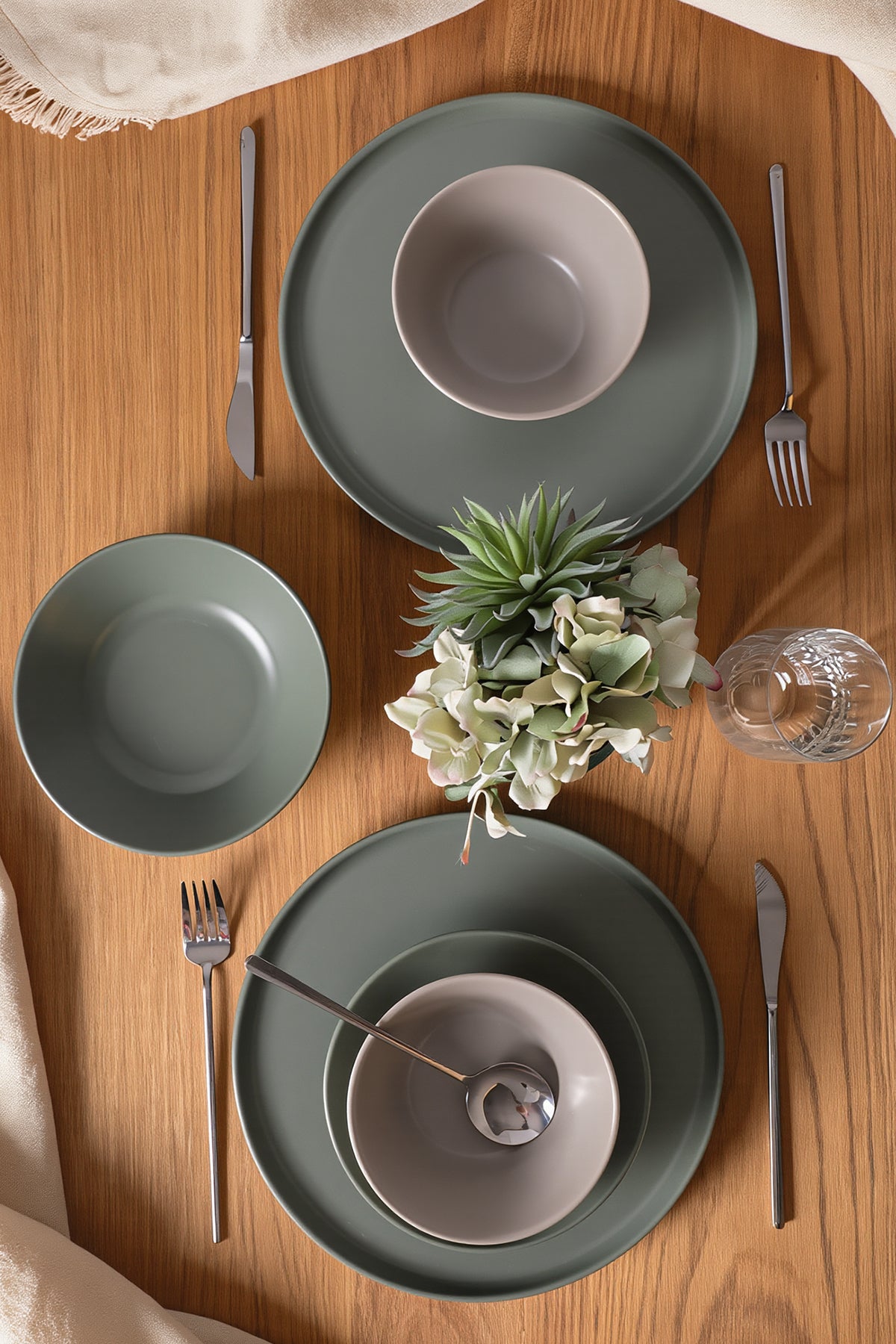 River 6-Piece Dinner Set for 2 People