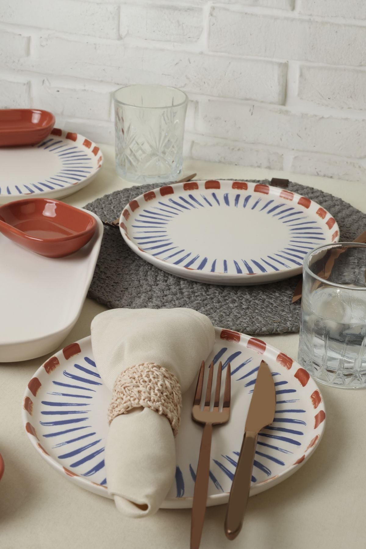 Red Line Breakfast Set, 10 Pieces, for 4 People