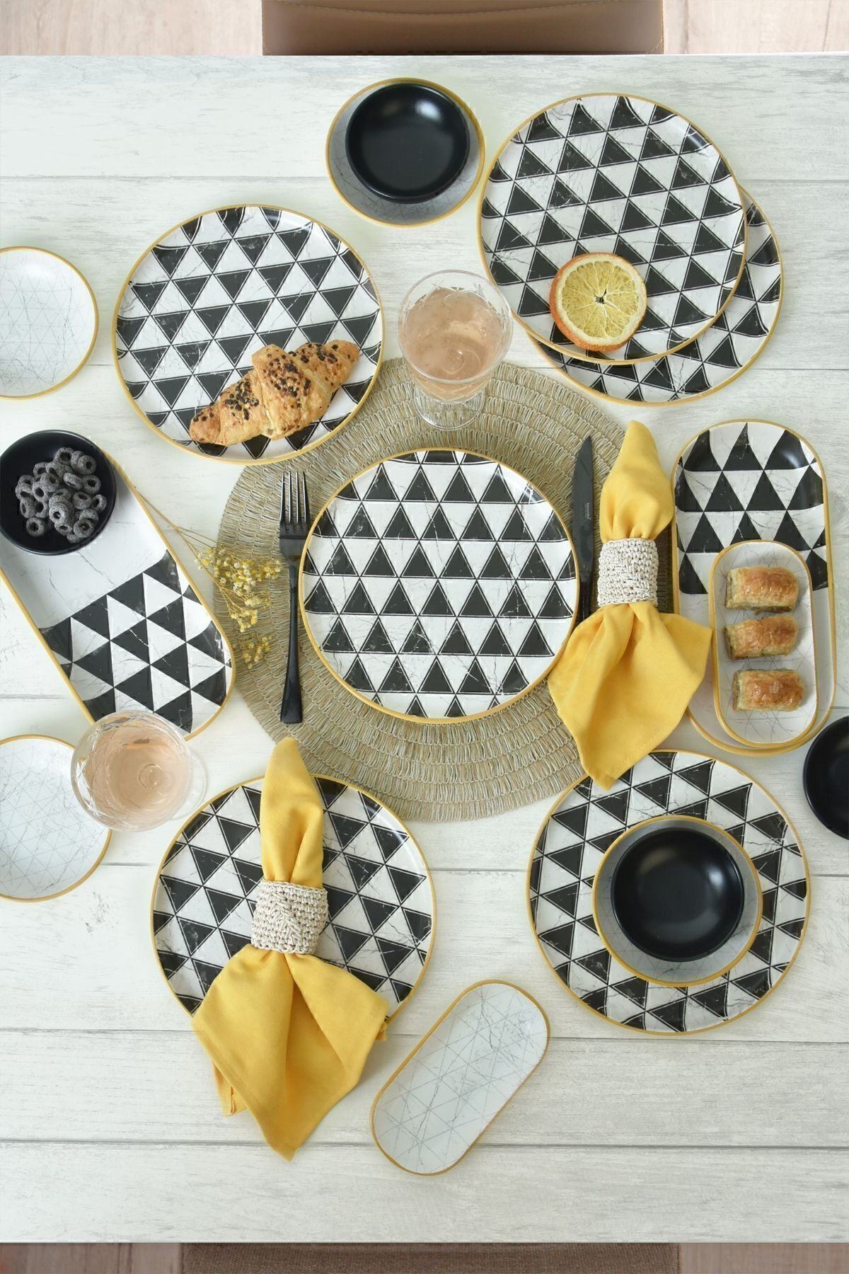 Trigon Breakfast Set, 18 Pieces, for 6 People