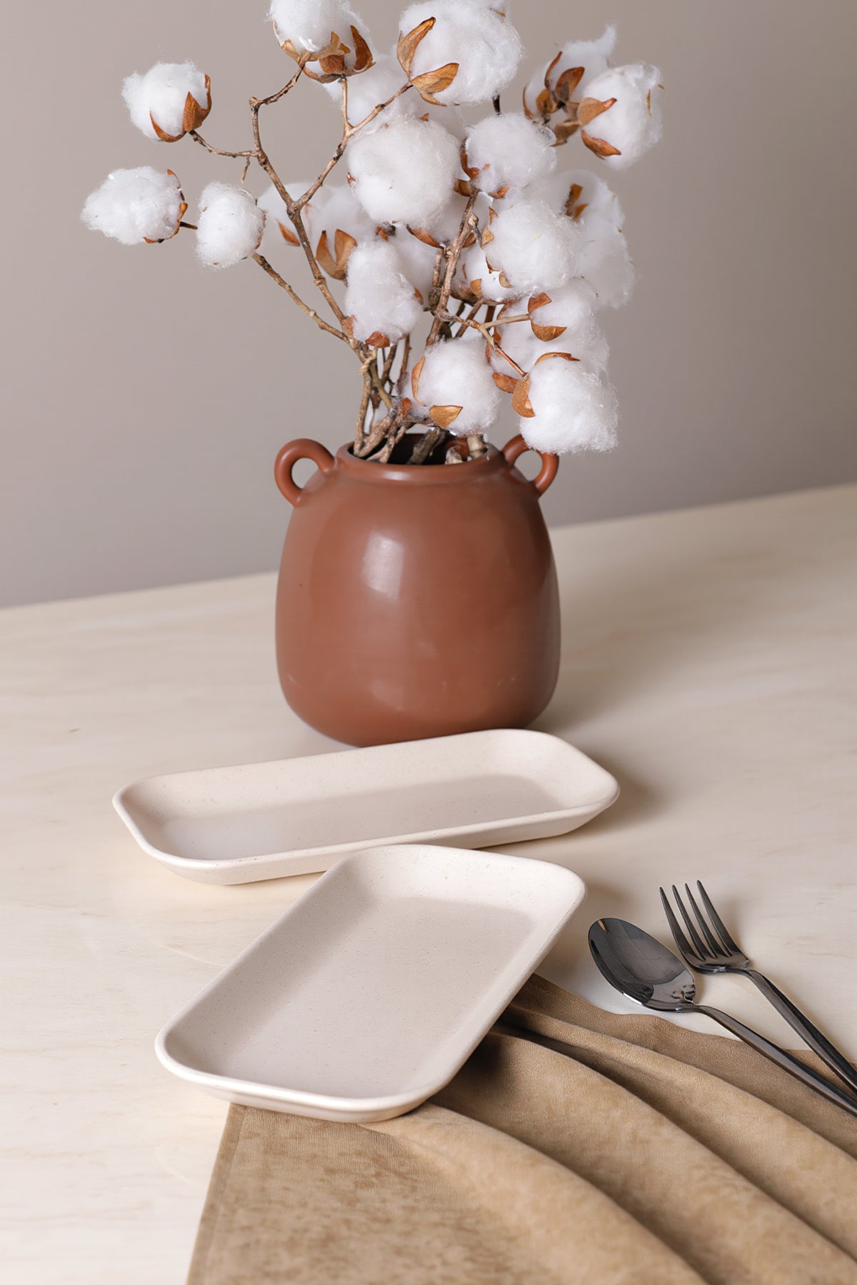 Matte Cream Pergamon Boat-Shaped Plate 26 cm 2 Pieces