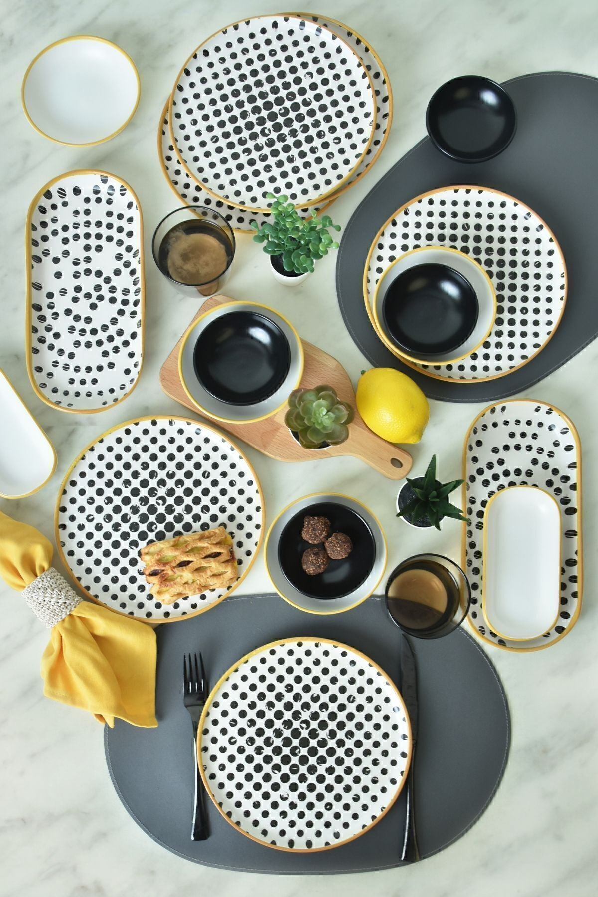 Polka Breakfast Set, 18 Pieces, for 6 People