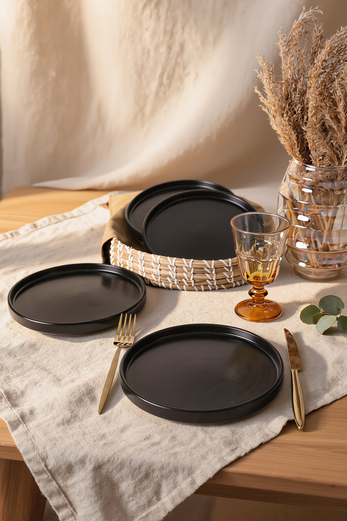 Matte Black Stackable Cake Plate, 21 cm, 4 Pieces