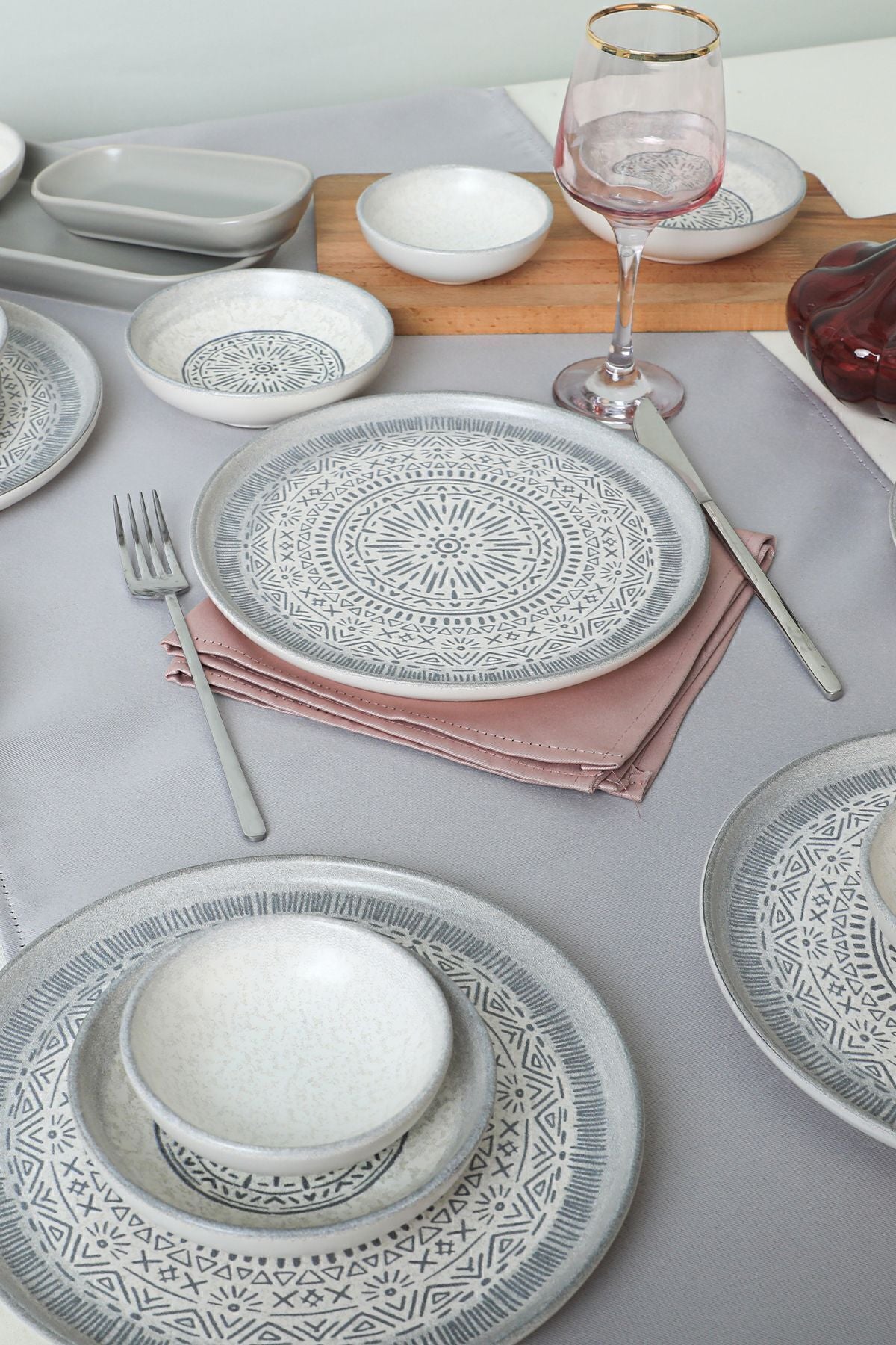 Stone Breakfast Set 18 Pieces for 6 People