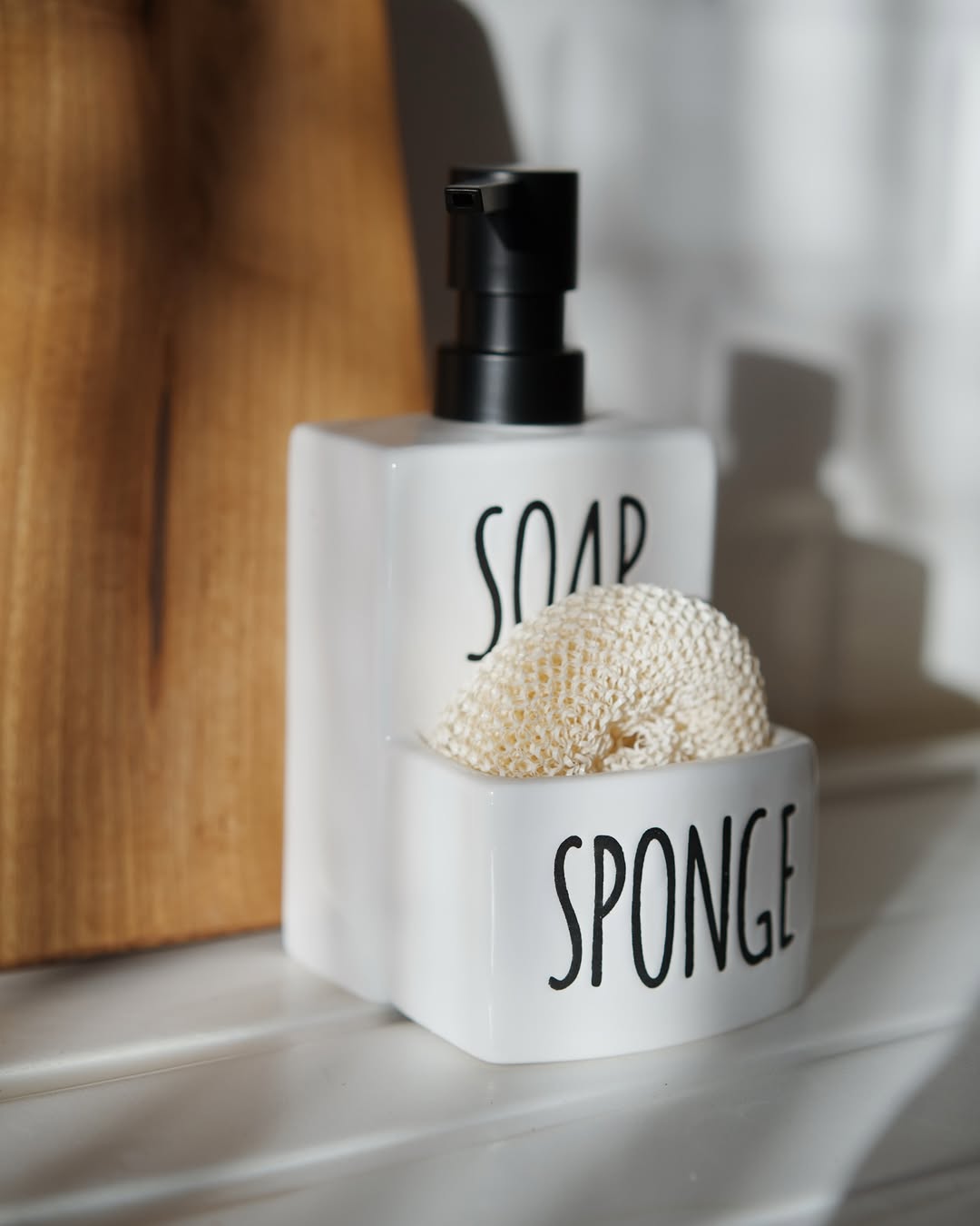 Ceramic liquid soap dispenser