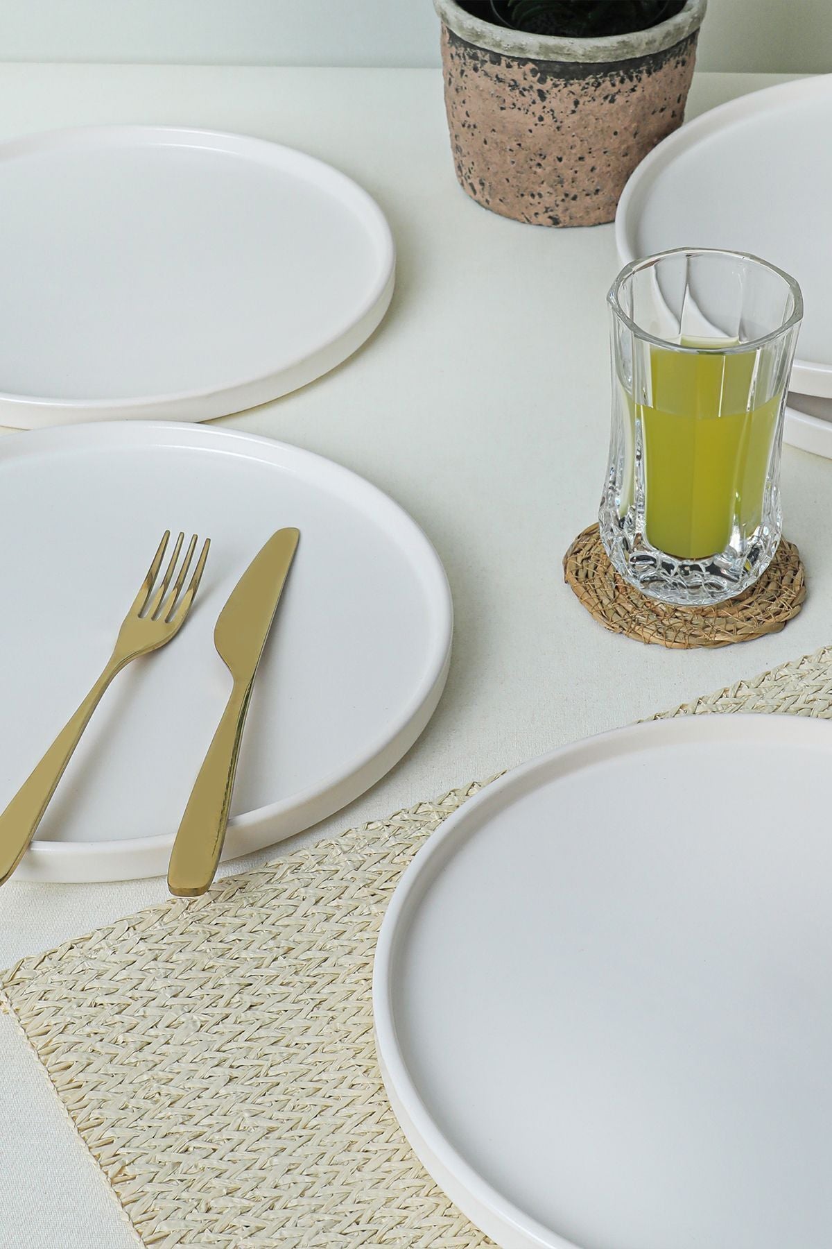 Matte White Stackable Serving Plate 27 cm 6 Pieces