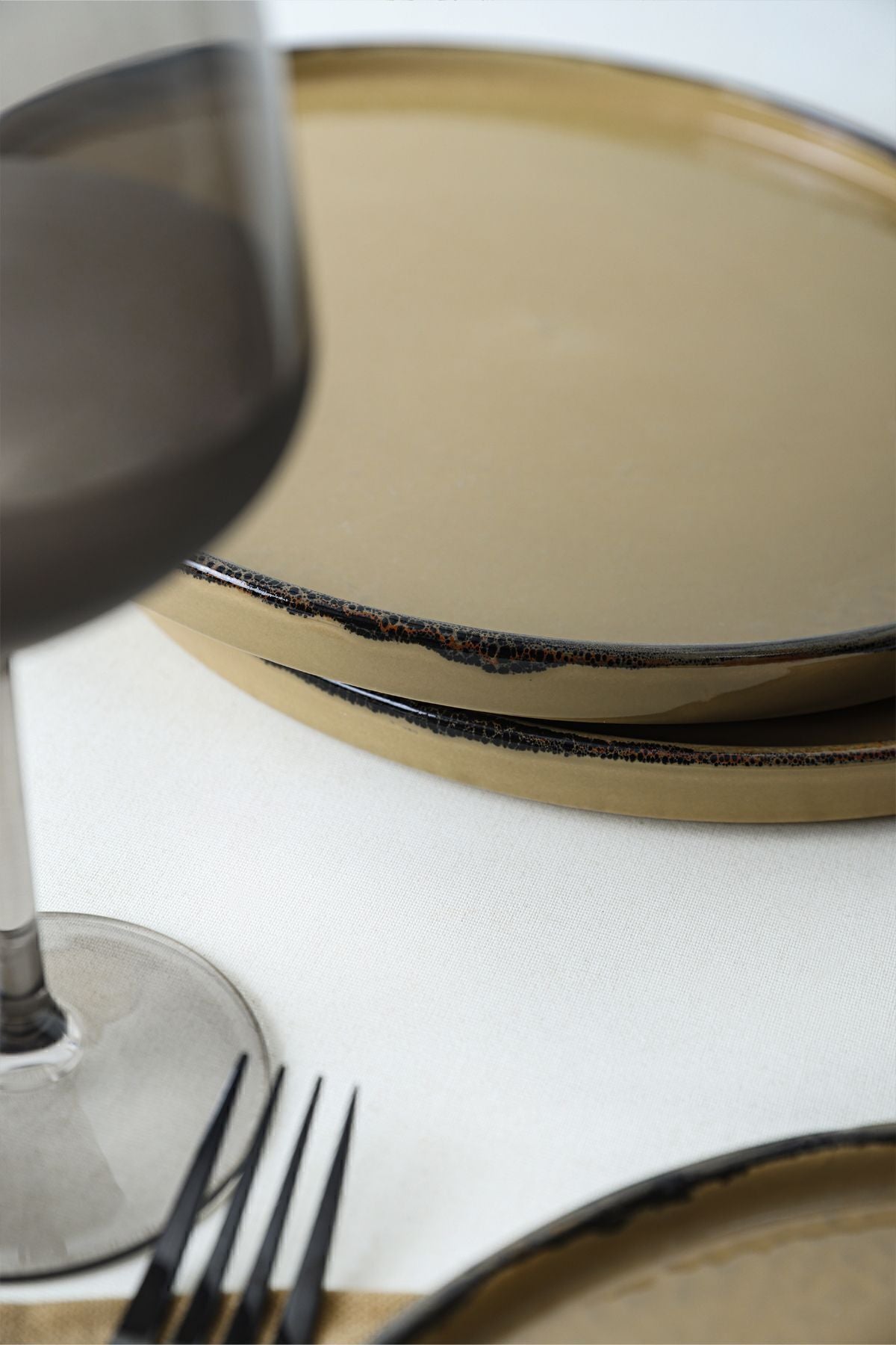 Vintage Style Stackable Serving Plate 27 cm 6 Pieces