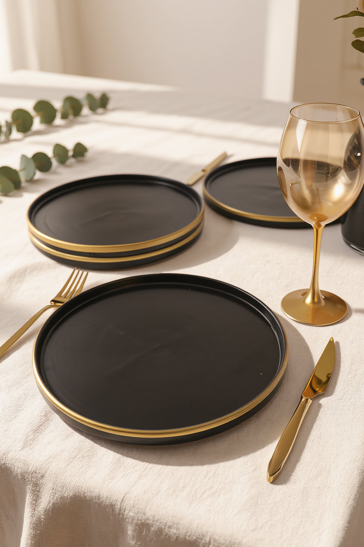 Matte Black Gold Mesh Stackable Serving Plate 27 cm, 4 Pieces