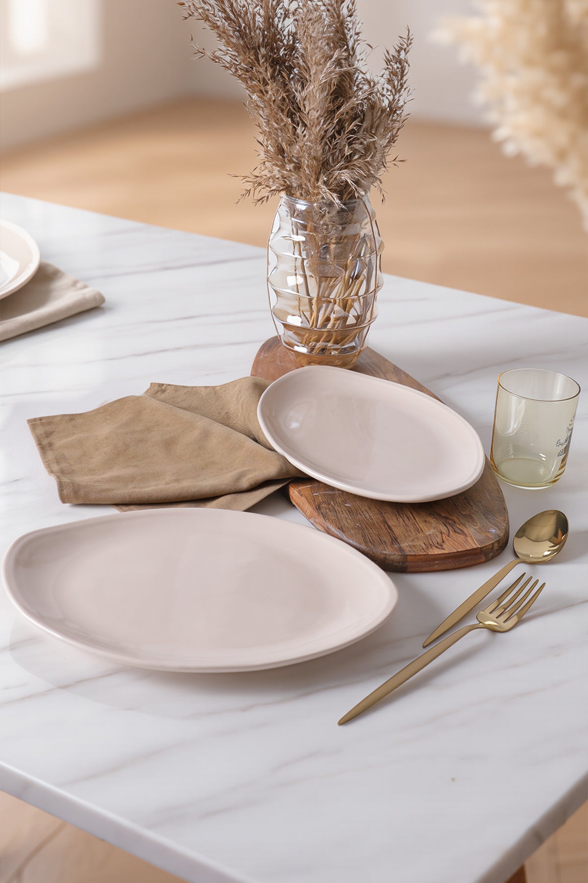 Matte Cream Bloom Boat-Shaped Plate 31 cm, 2 Pieces