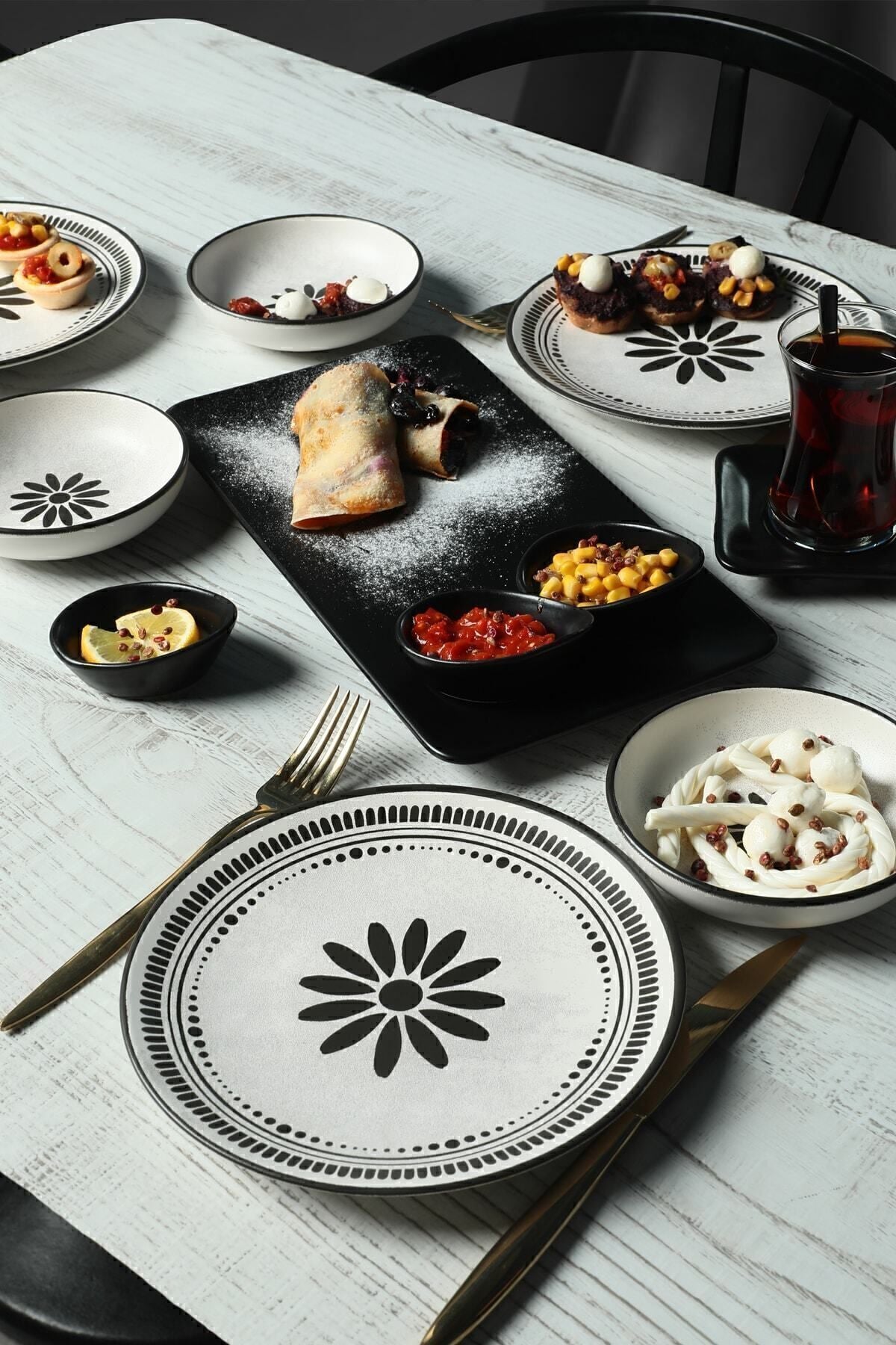 Black Rose Breakfast Set, 21 Pieces, for 4 People