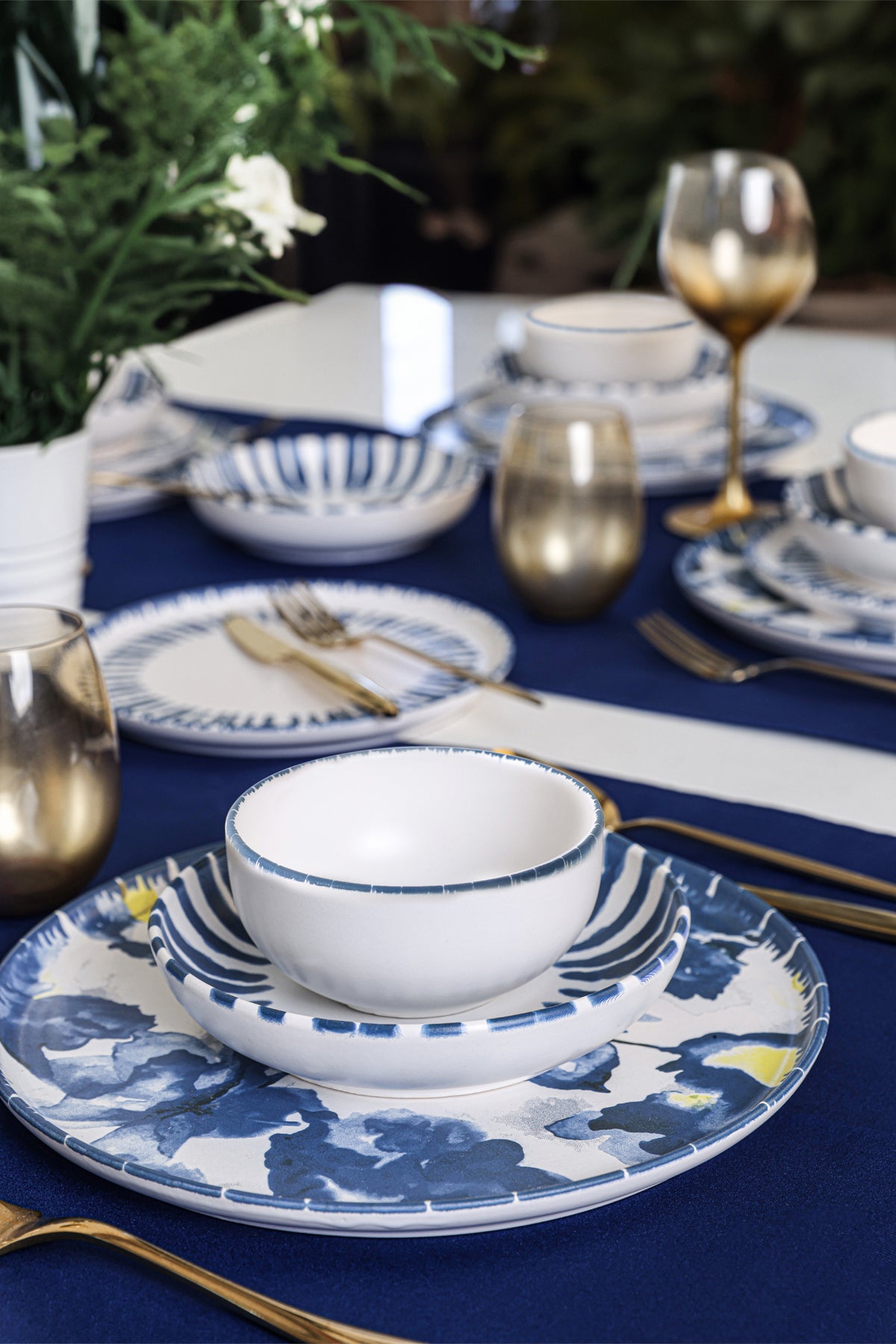Purple Flower 6-Piece Dinner Set for 2 People