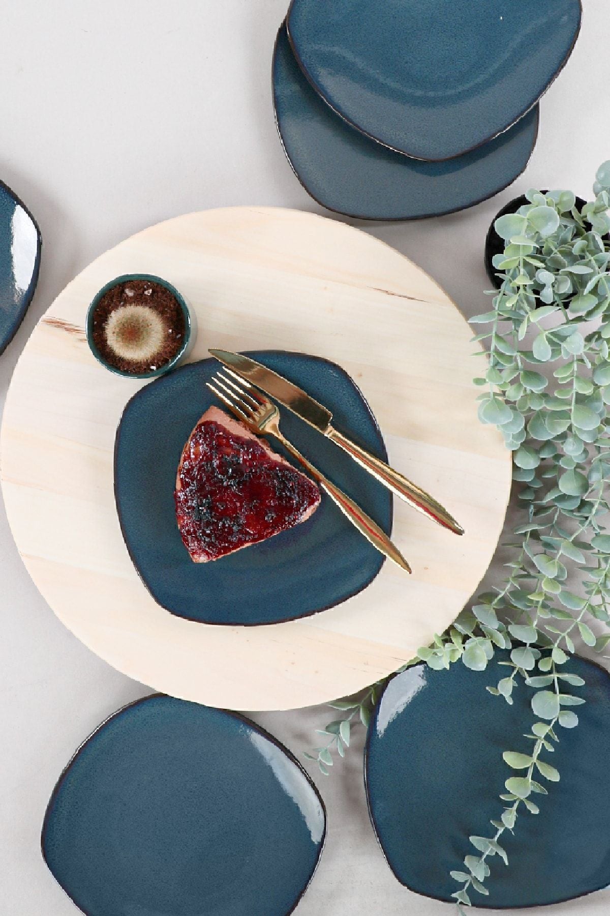 Lapis Corner Cake Plate 22 cm 6 Pieces