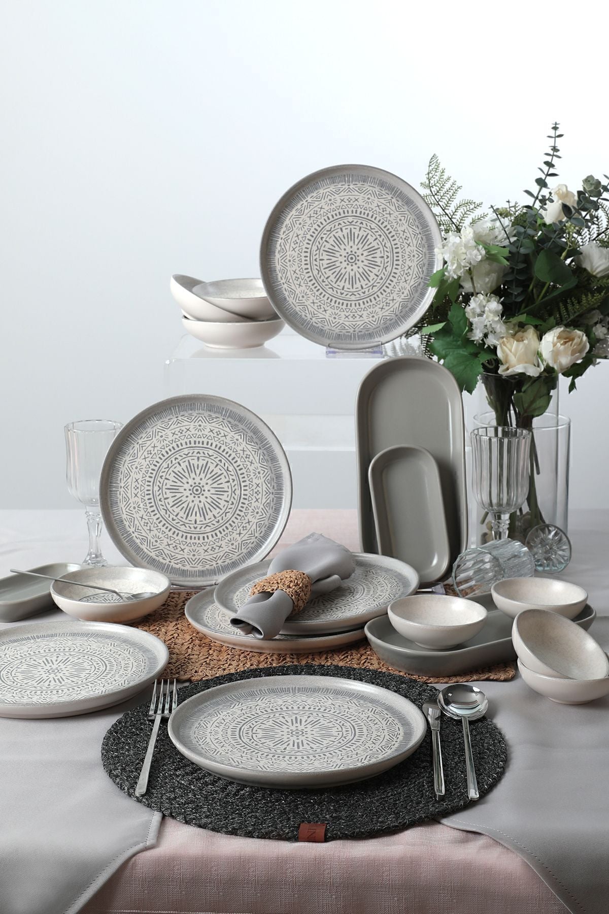 Stone Breakfast Set 18 Pieces for 6 People